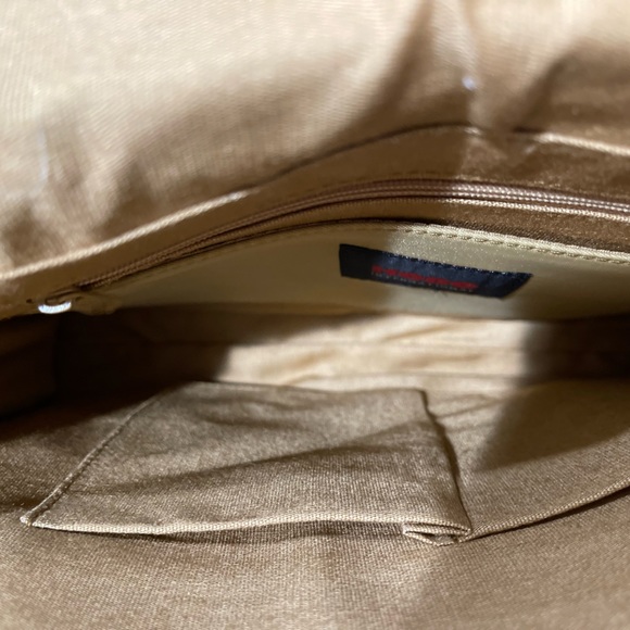 NEW HOBO International Red Croc Embossed Crossbody - Picture 6 of 10